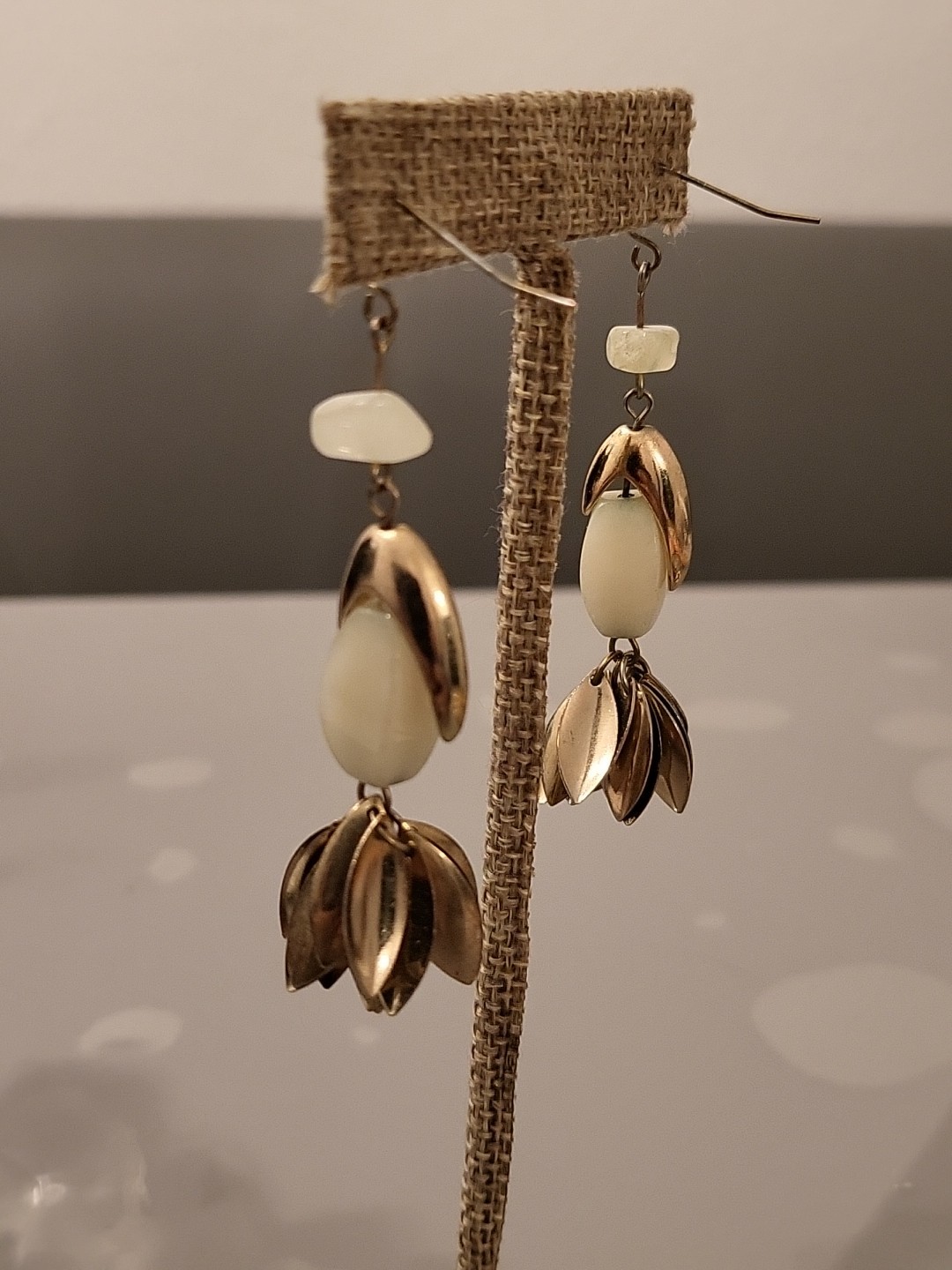 Vintage Dangle Leaf Drip Drop Earrings White Quartz Crystal w Gold 2.5″ LengthK1