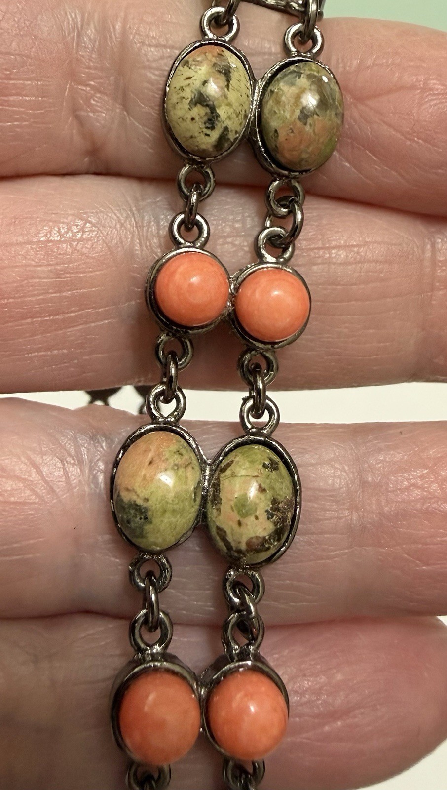 Vintage Oval Green Unakite & Round Salmon Pink Bead Gunmetal Link Bracelet 7”