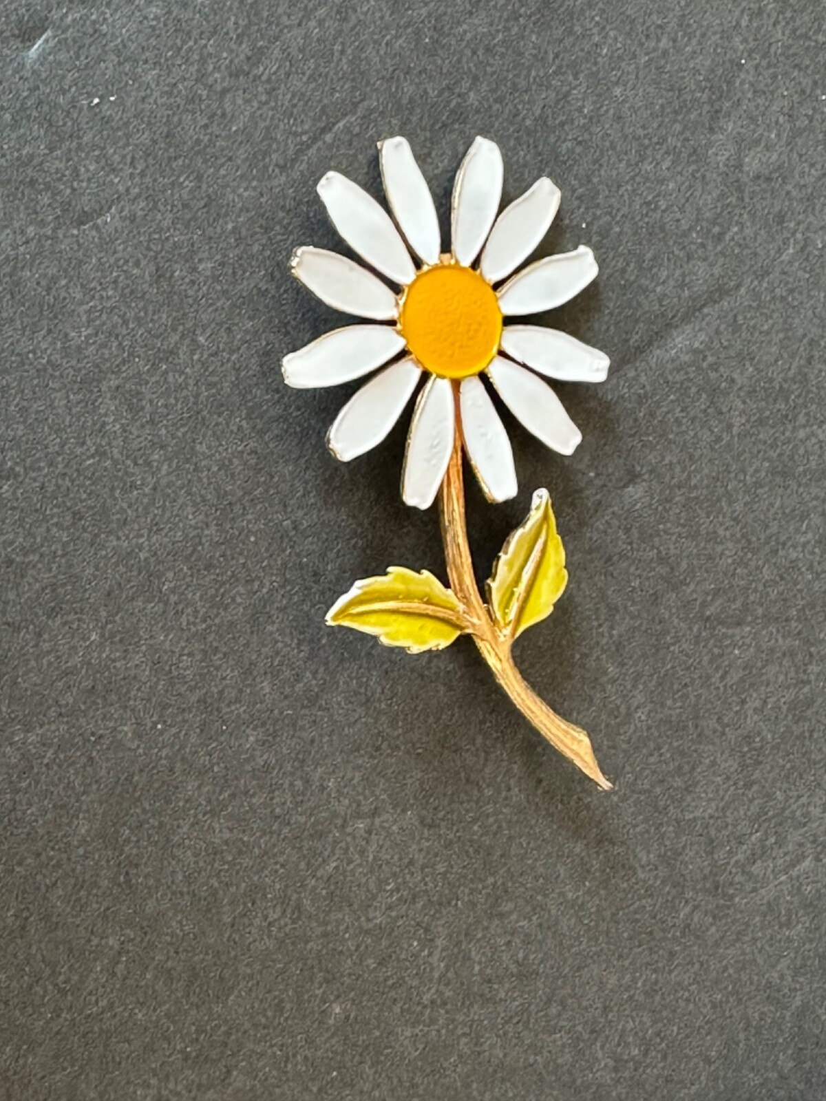 VINTAGE Daisy Brooch Accessocraft Retro Enamel Flower Pin Groovy Hippie Jewelry