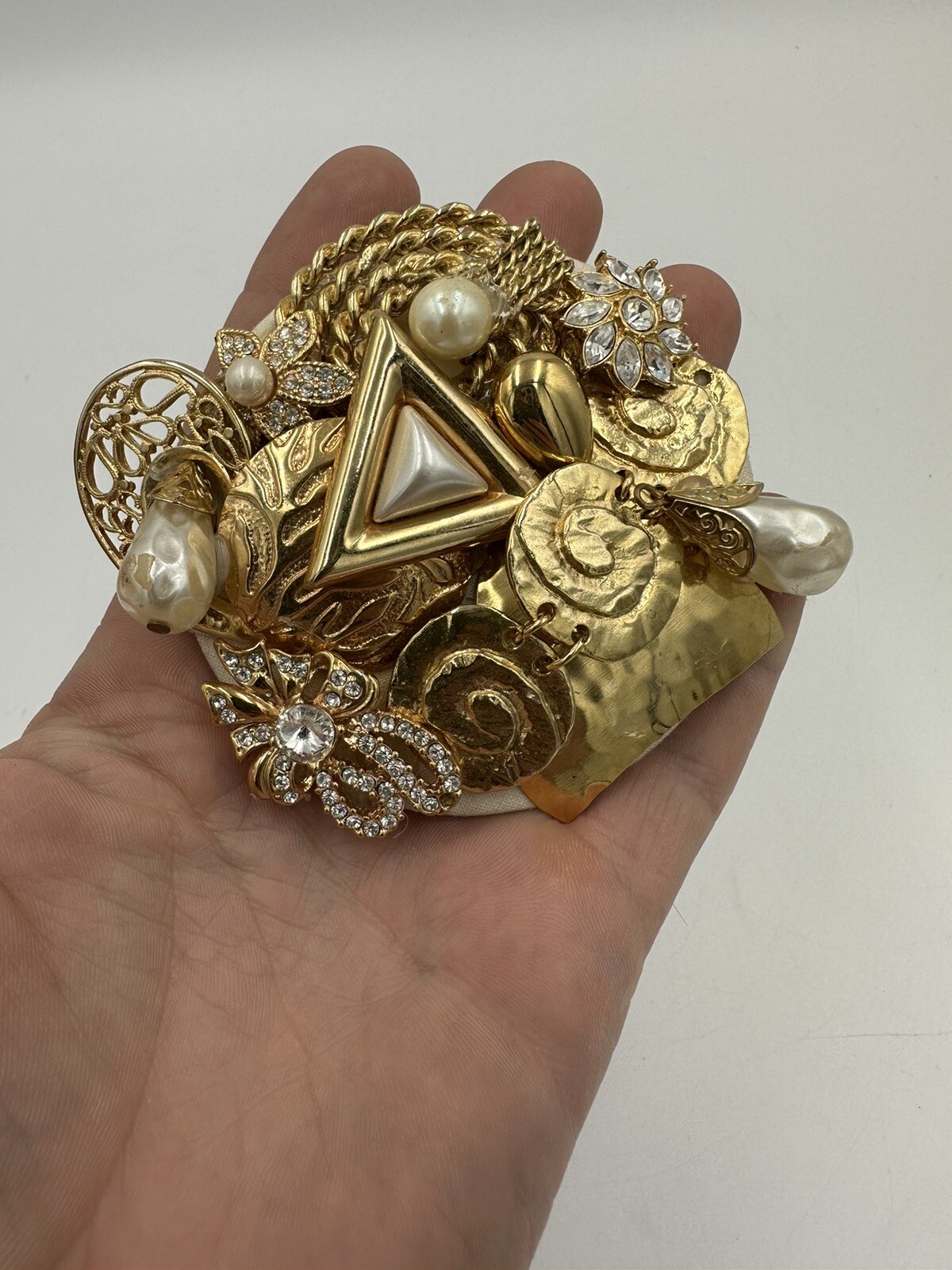 VTG 60’s-80’s Handmade Brooch Retro Art Deco Statement Piece Pearls & Gold 4″