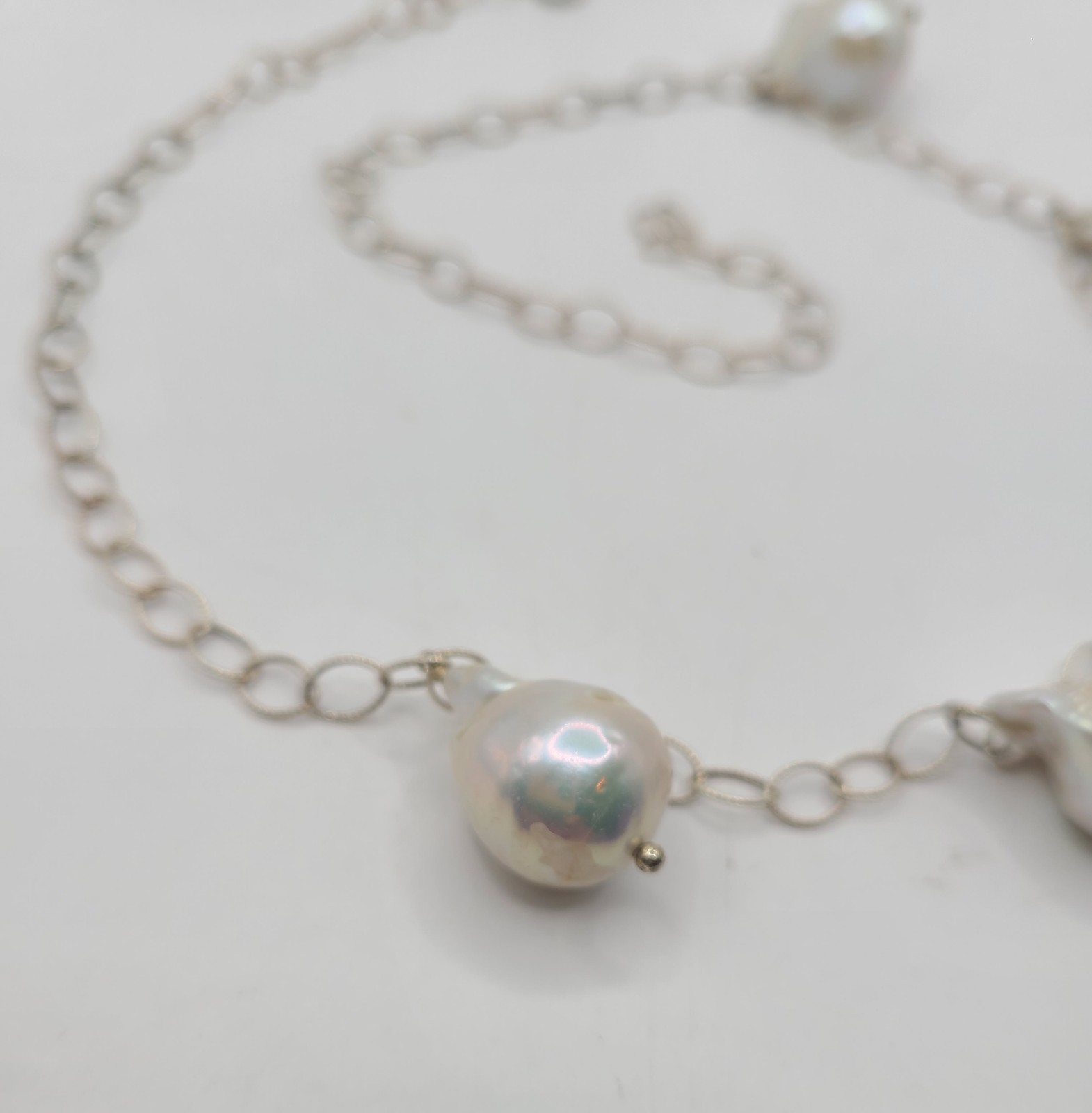 Vtg 925 Sterling Silver White Baroque Pearl Charm Station 24″ Necklace Unsigned