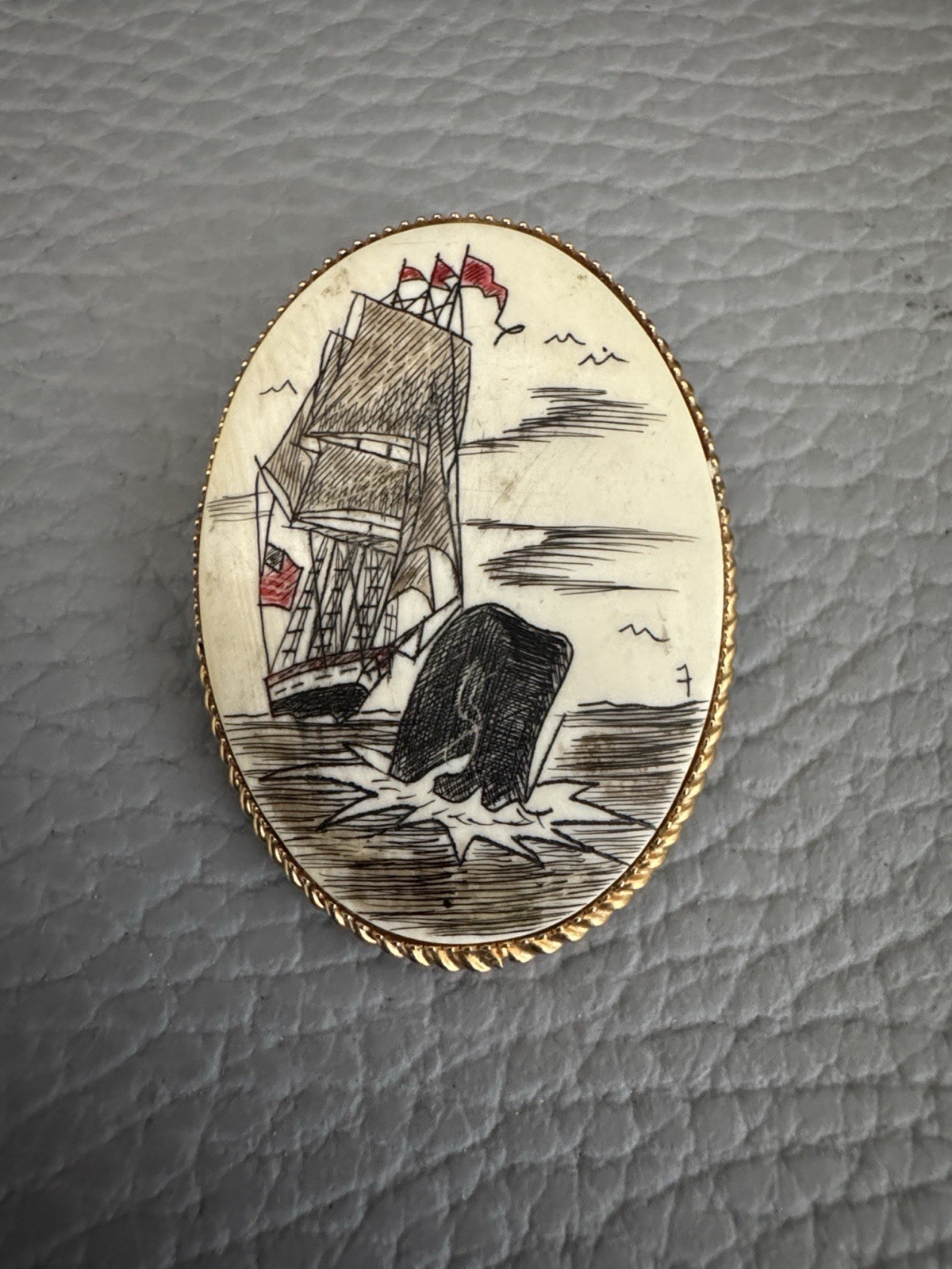 12K GOLD FILLED GENUINE SCRIMSHAW SHIP WHALE USA FLAG COLOR PENDANT BROOCH PIN