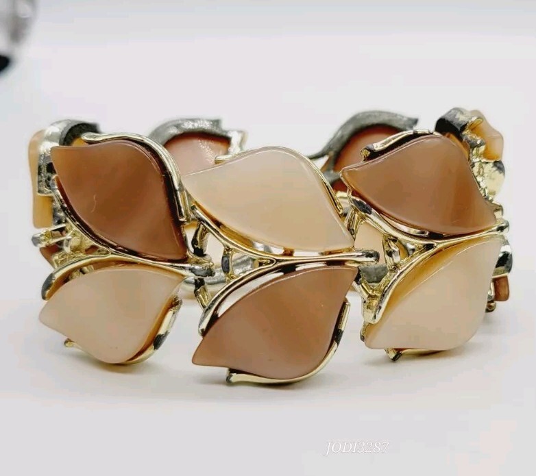 THERMOSET PLASTIC Molded Leaves BRACELET Gold Tone Brown Peach Wide Vintage 7 in