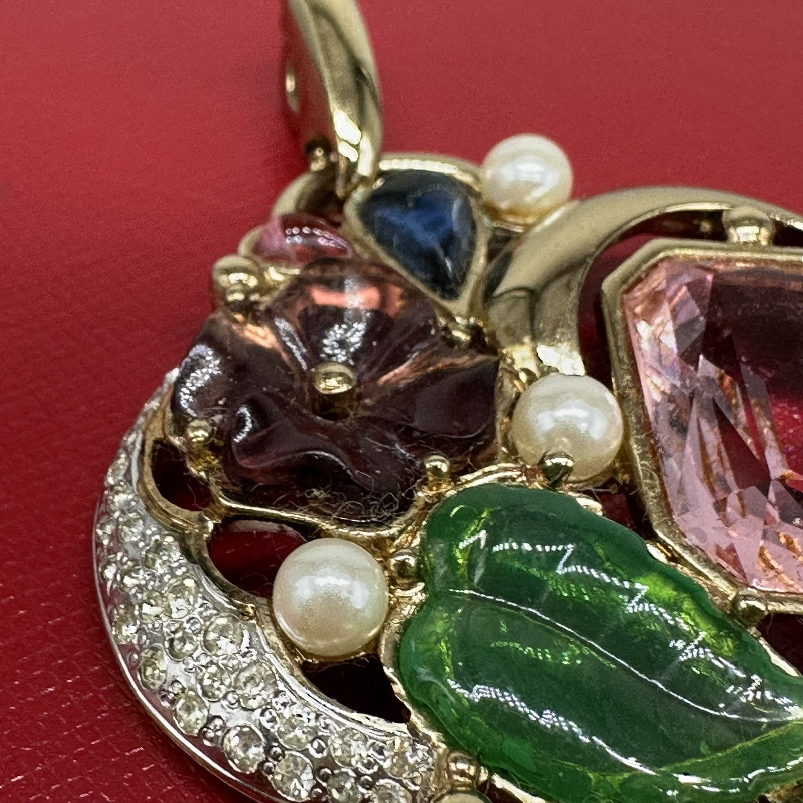Stunning Vintage Unsigned Designer Molded Art Glass Crystal Pendant Enhancer