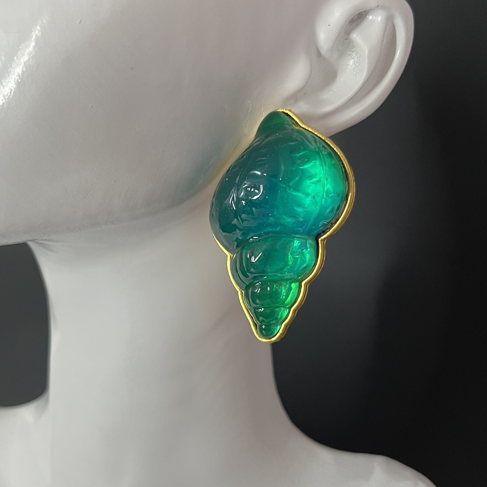 Gripoix Style Seashell Earrings Jelly Resin Gold Runway Statement Conch Shell