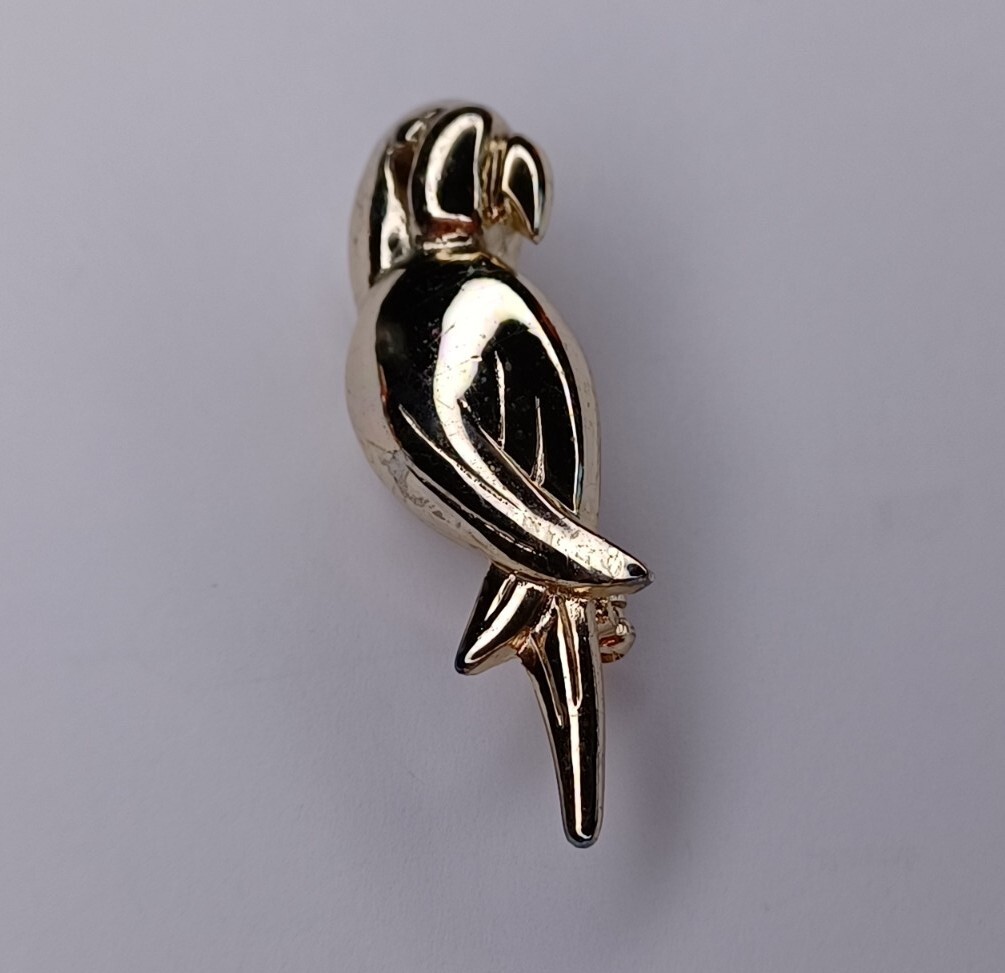 Vintage Brooch Pin Gold Tone Parrot Bird 1.5″ Women’s Costume Fashion Jewelry