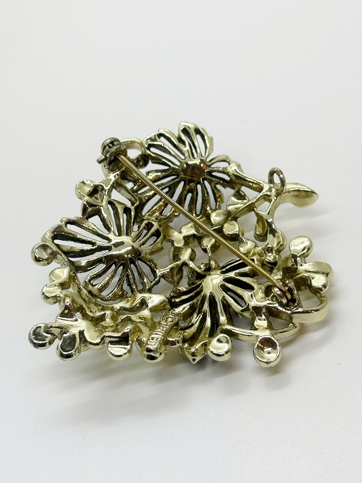 Vintage Grape Cluster Brooch With Black Enamel Leaves Gold Tone Sarah Coventry