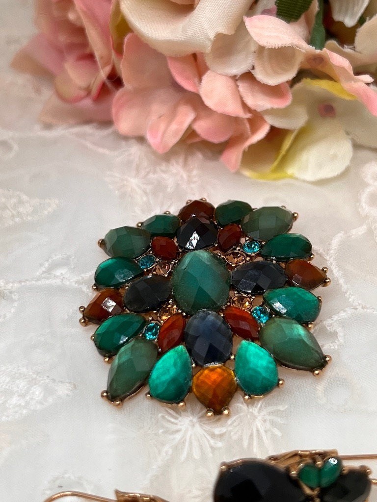 Vintage Brooch and Earrings Faceted Green Cut Glass Pin and Pierced Earrings Set