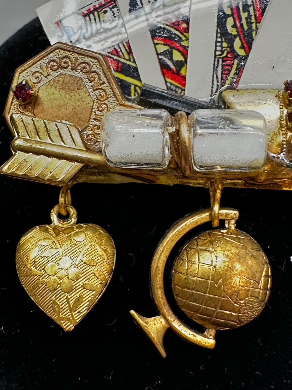 JOHN WIND MAXIMAL ART RARE ASSEMBLAGE 80-90’S BROOCH HOUR GLASS POKER HAND