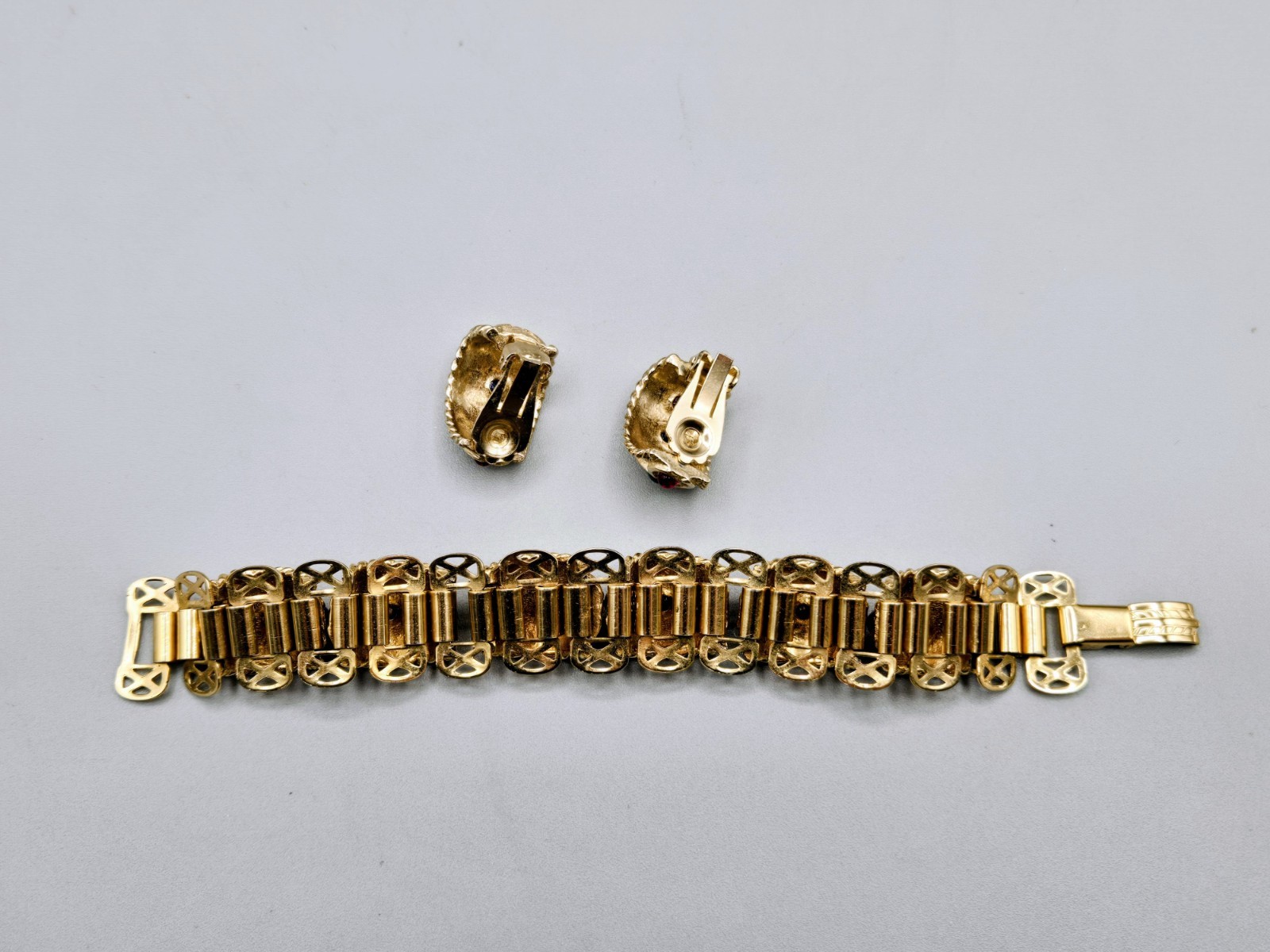 Vintage Chunky Filigree Cabochon Rhinestone Wide Panel Bracelet Earring Set