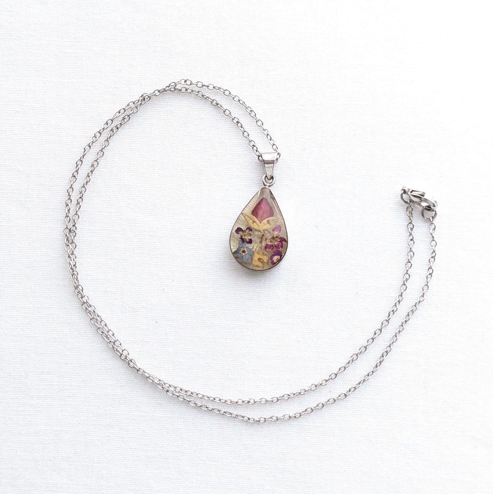 Dried Flower Teardrop Pendant Necklace ATI Mexico Floral Dainty Jewelry Gift
