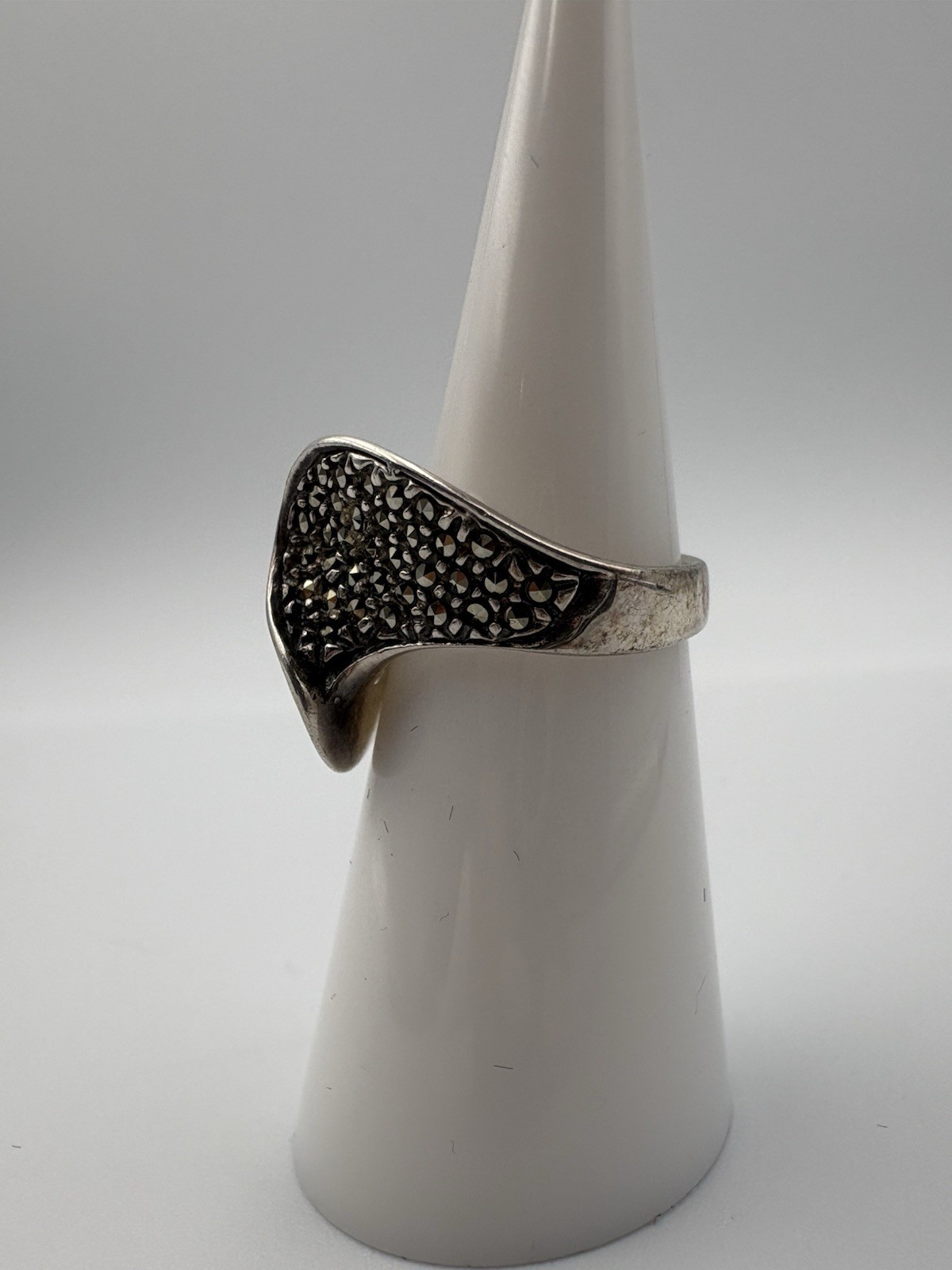 Vintage 925 Sterling Silver Gunmetal Wave Fashion Ring Size 5.5