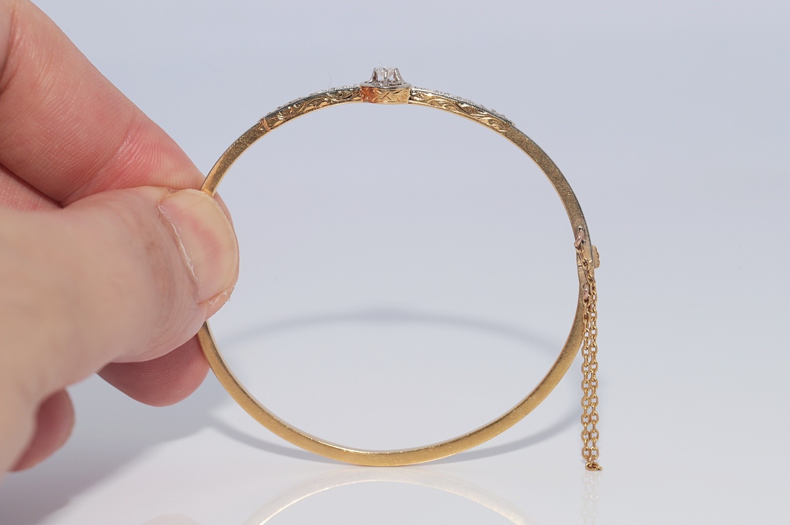 Antique Circa 1920s Art Deco 18k Gold Natural Diamond Decorated Bangle Bracelet