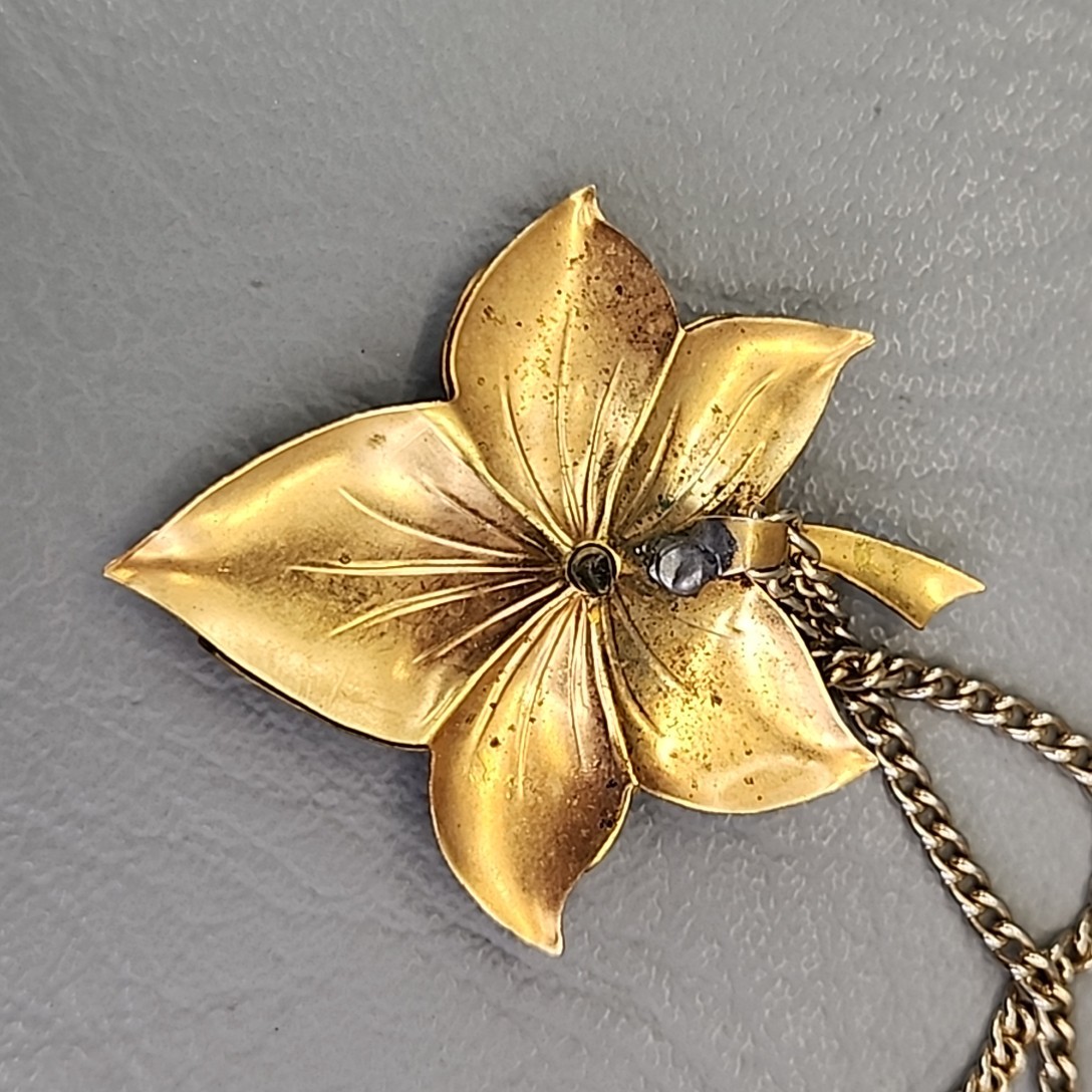 Vintage Leaf Necklace Layered Enamel Rhinestone Gold Tone 23.5″