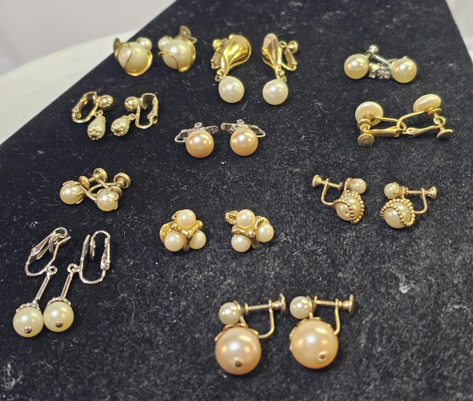 Lot of 11 Pairs- vtg Earrings w/ Faux Pearl costume jewelry Avon, Monet Mixed