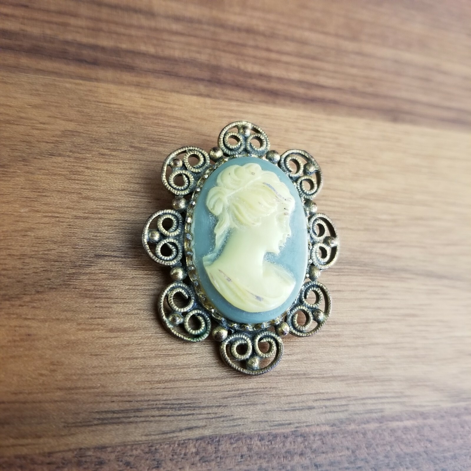 Vintage Victorian Blue Lady Cameo Brooch Pin 1.53″