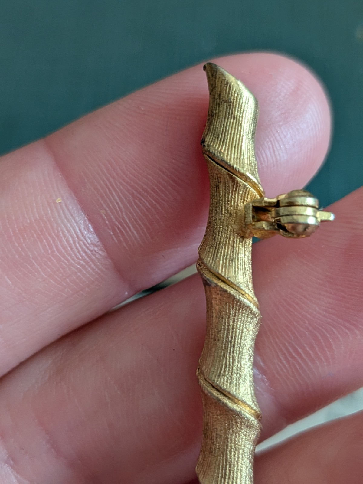 Vtg Organic Bamboo Bar Pin Gold Tone Branch Shaped Mid Cen Brooch Nature Inspire