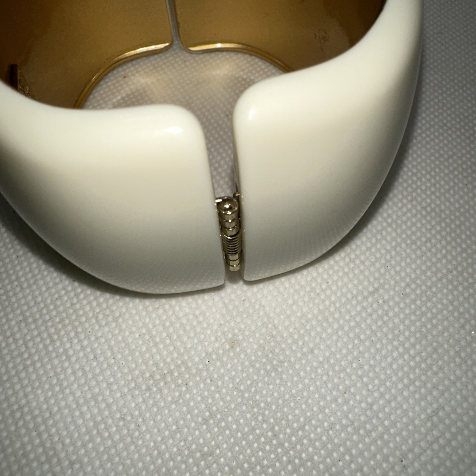 VTG White Hindge Bracelet Has A Honeybee Inside Snap Magnetic Closure