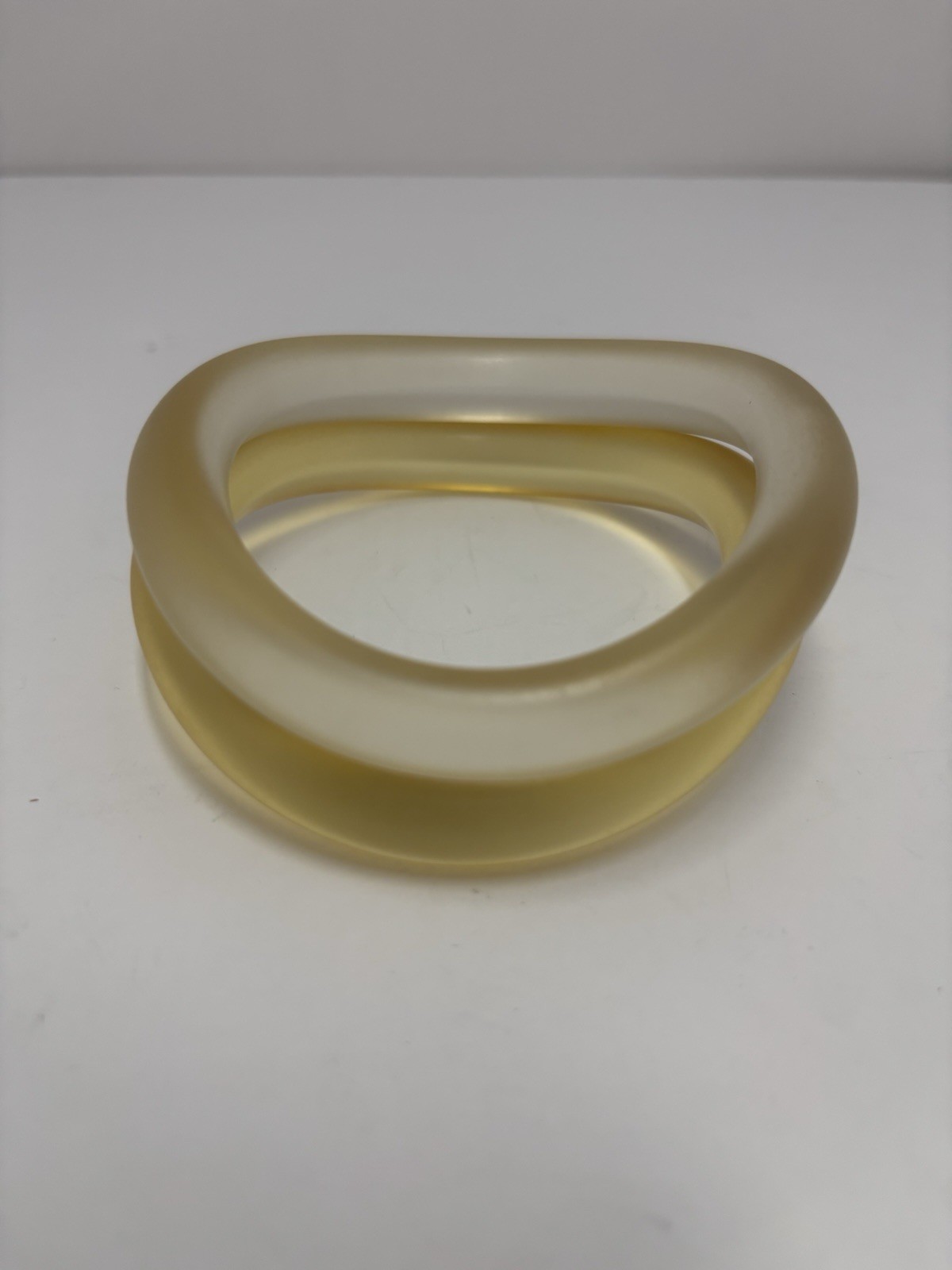 Lot Of 2 Vintage Lucite Wavy Bangles-chunky-Apple Juice- Translucent