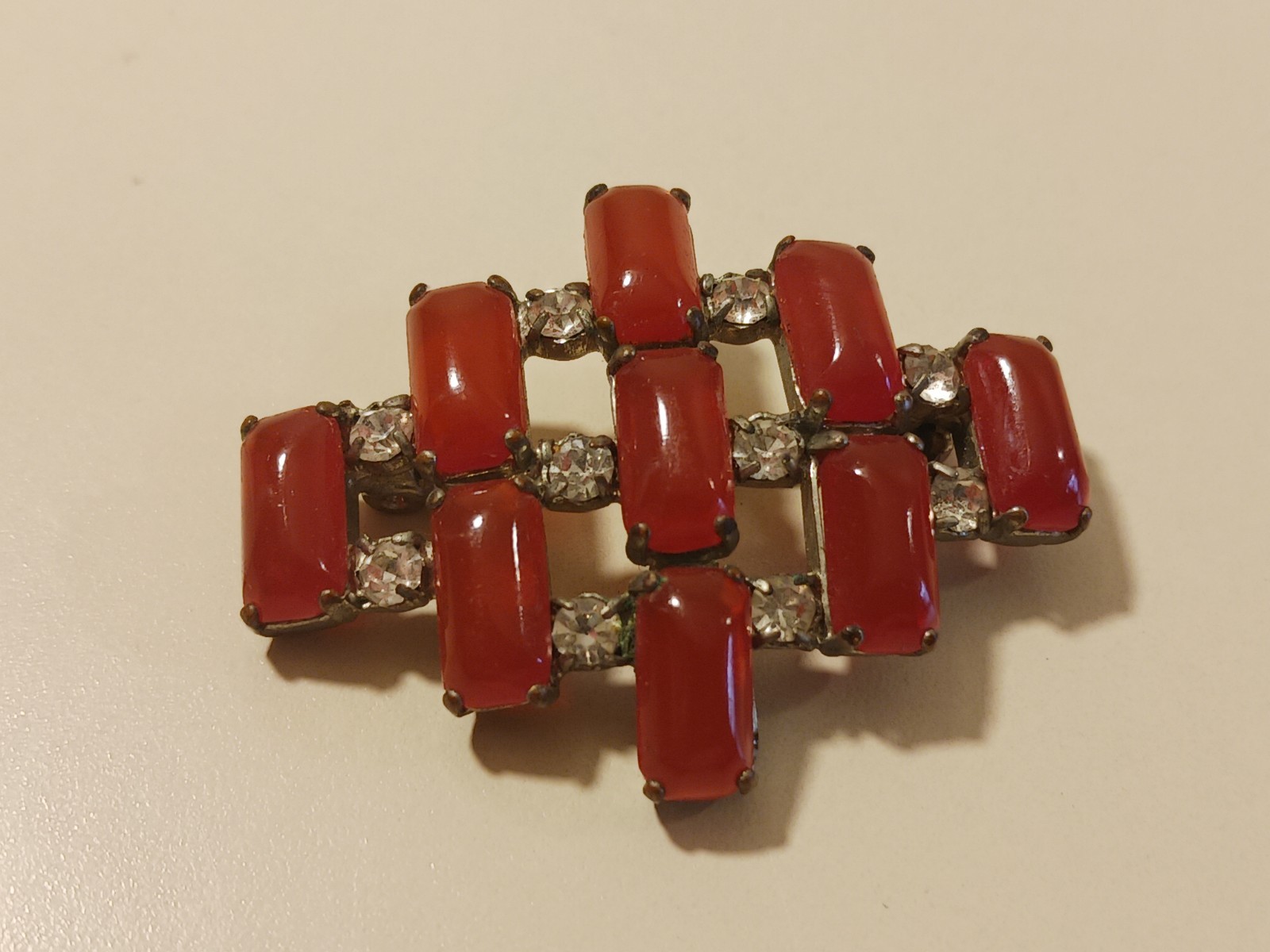 Vintage Art Deco Red Carnelian Agate Brooch Pin Rhinestone Silver Tone Grid Desi