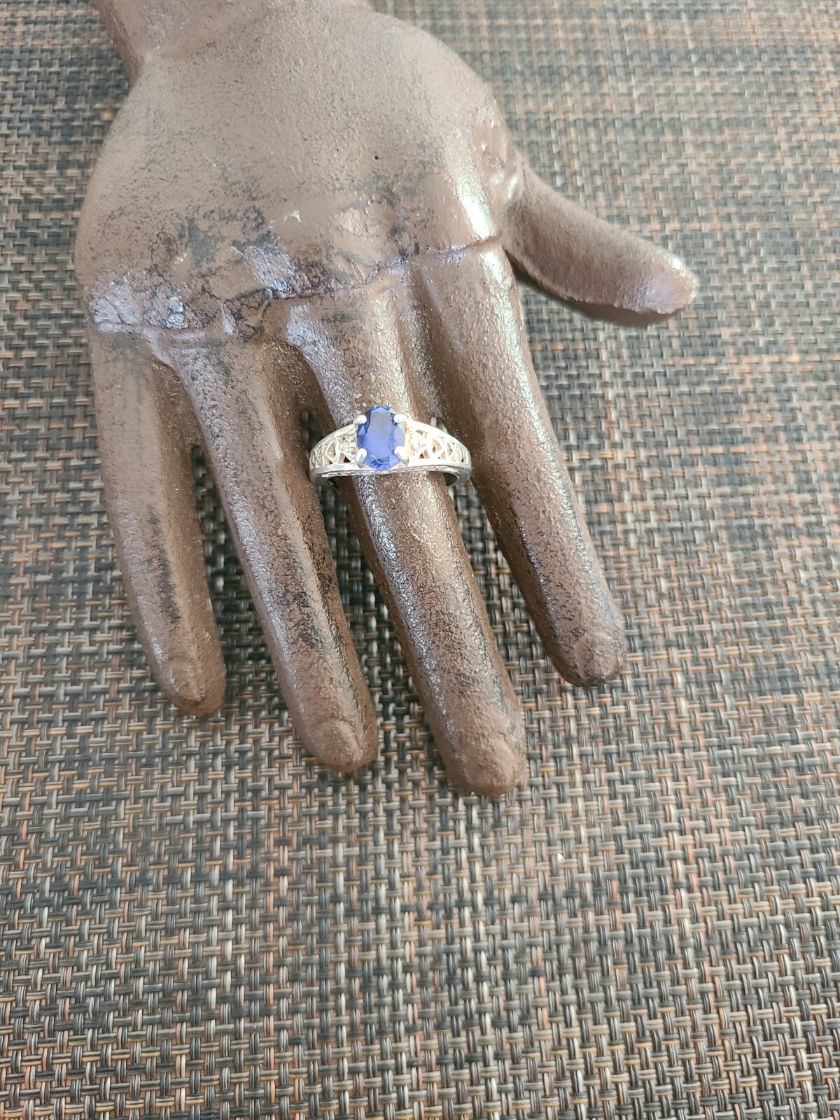 VTG STERLING SILVER 1 CT BLUE STONE AND SMALL CLEAR STONES RING SZ 8 925
