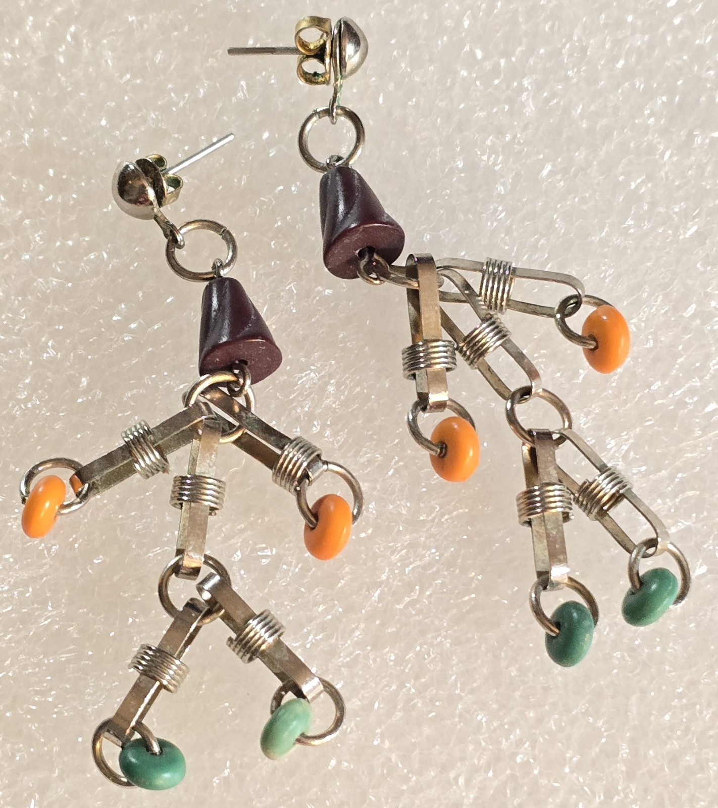 Vintage Pair Of Staggered Beads “Dancing” Dangle Drop Pierced Earrings