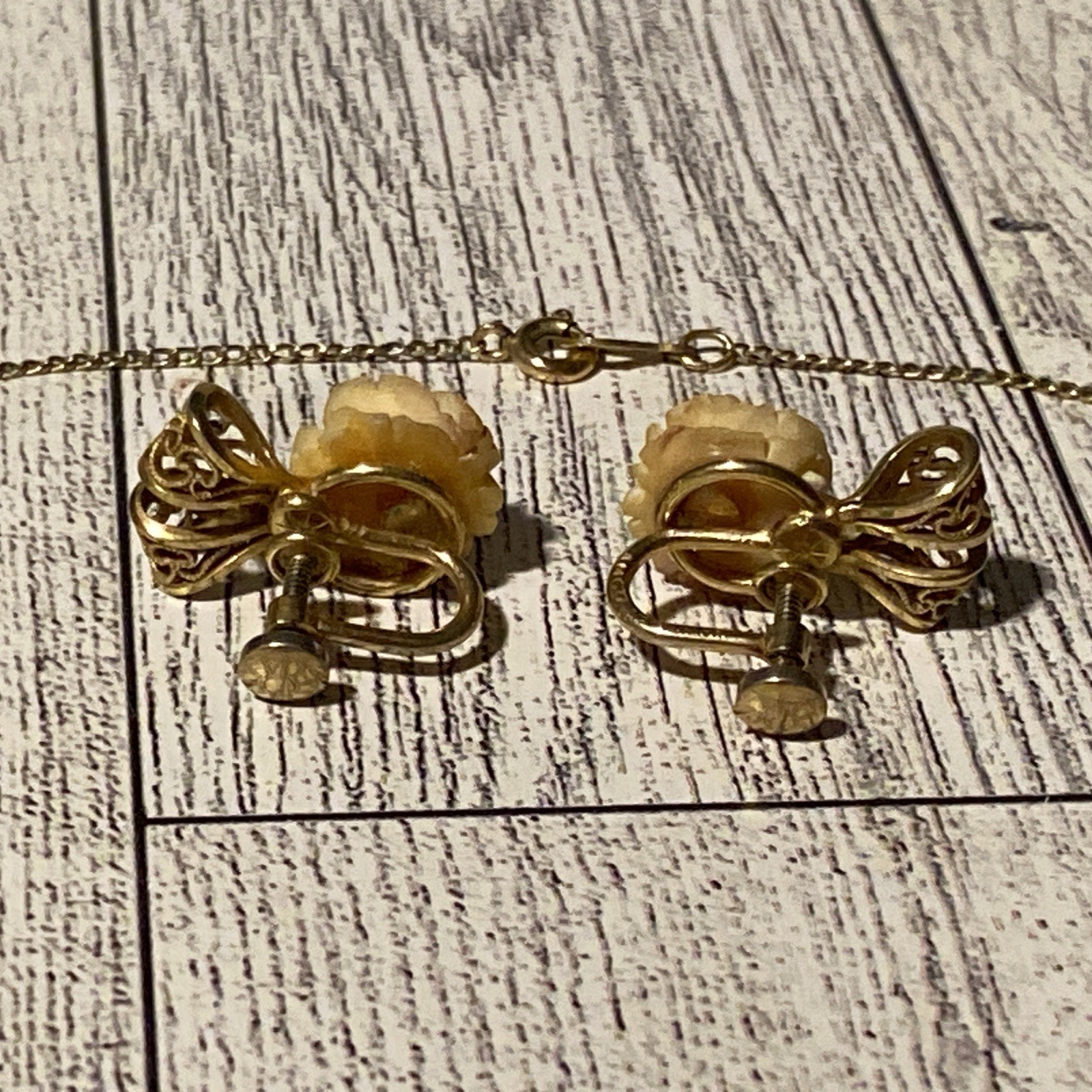 Vtg 14k GF Necklace Earrings & Bracelet Set Carved Resin Roses Gold Filled