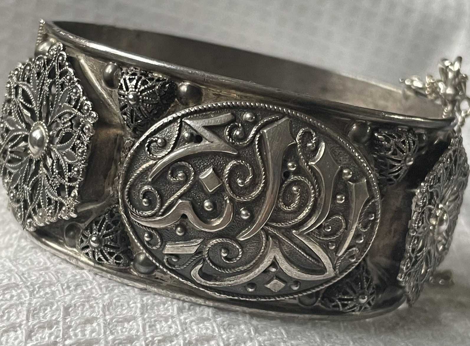 Vintage Sterling (925) Filigree Hinged Bangle Bracelet Moorish Arabesque 44g