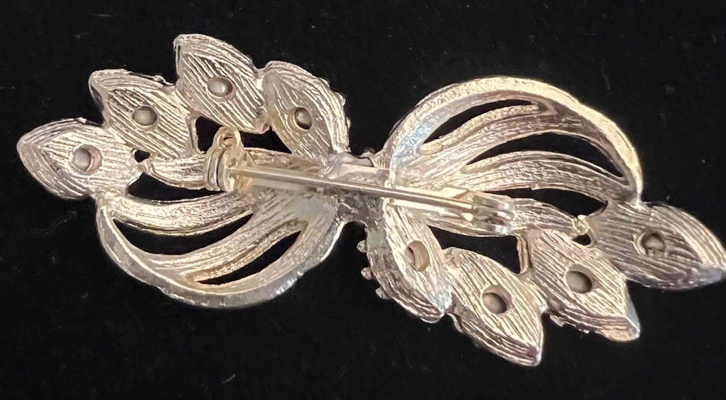 2-1-2 Inch Gold Rhinestone Crystal Flower Brooch Pin