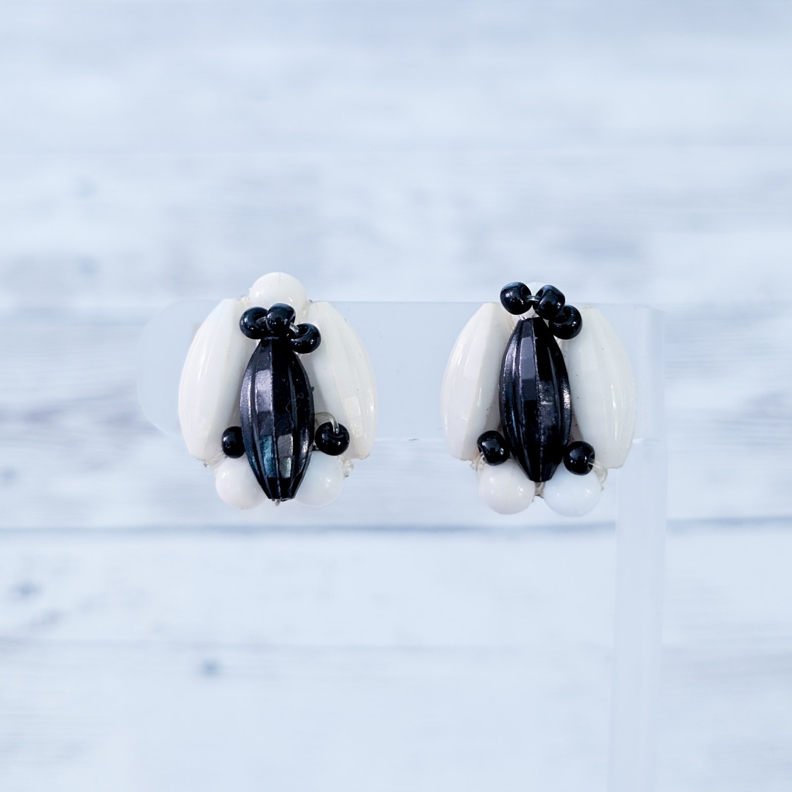 Vintage Clip On Earrings Off White & Black 1″ Retro