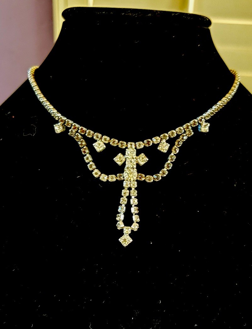 Vintage ArtDeco Necklace Clear / Gray Rhinestone Rhodium Plate Prong Princess