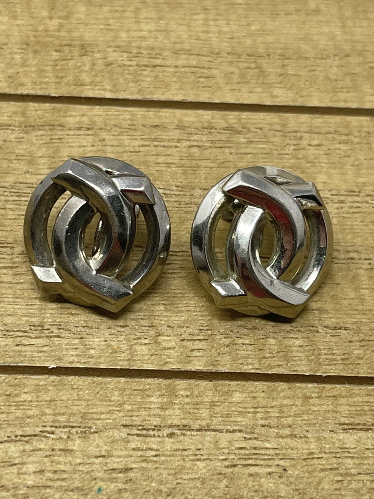 Vintage Mid Century Silver Tone Interlocked Circle Screw Back Earrings MCM Knot