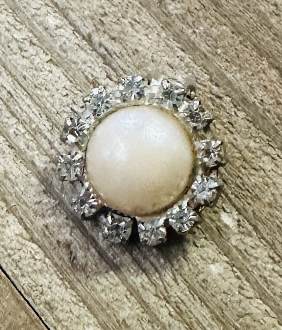 Vintage Faux Pearl Rhinestone Clip On Earrings Silver Tone 3/4”
