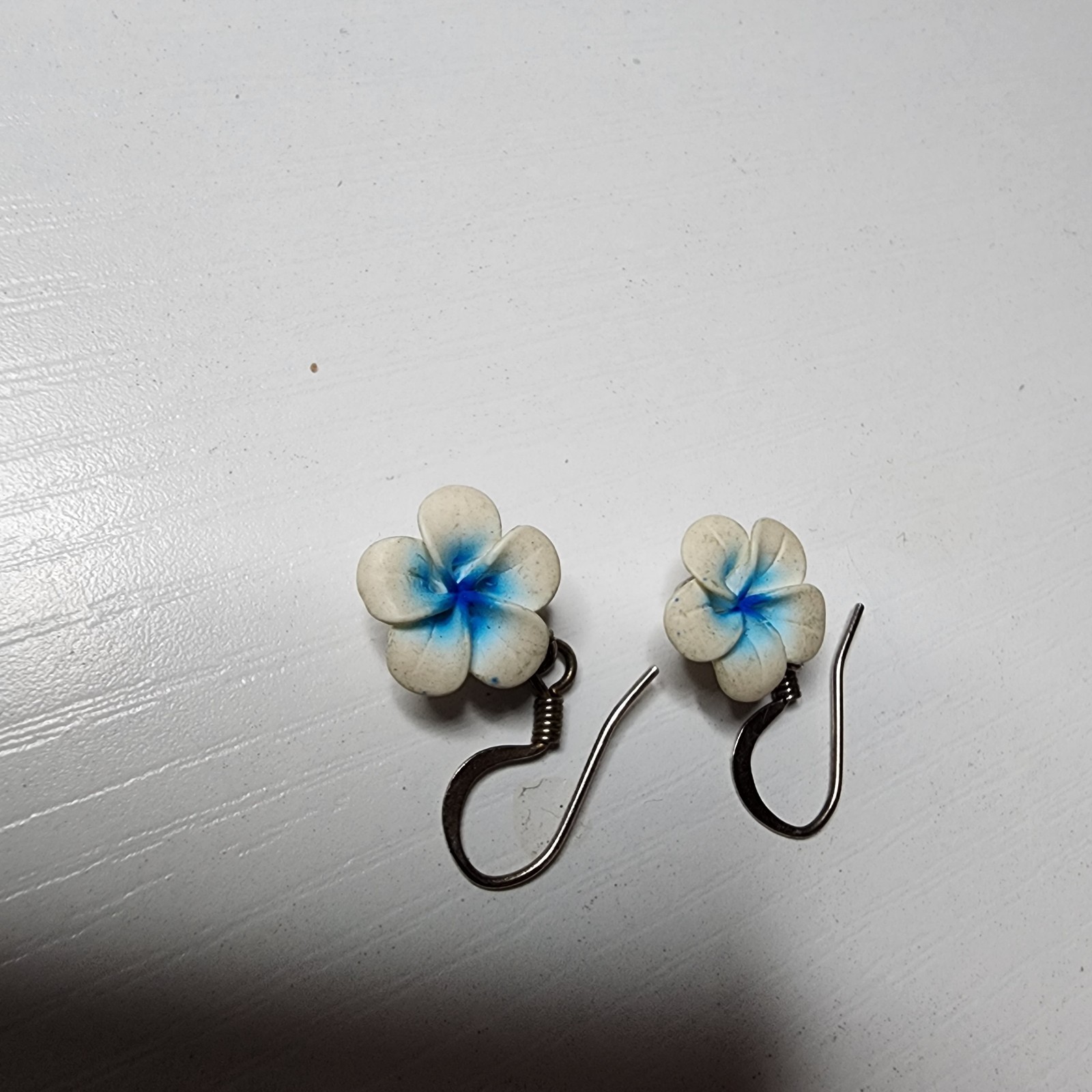 Beautiful Blue and White Flower Vintage Earrings Floral Dangle Hook