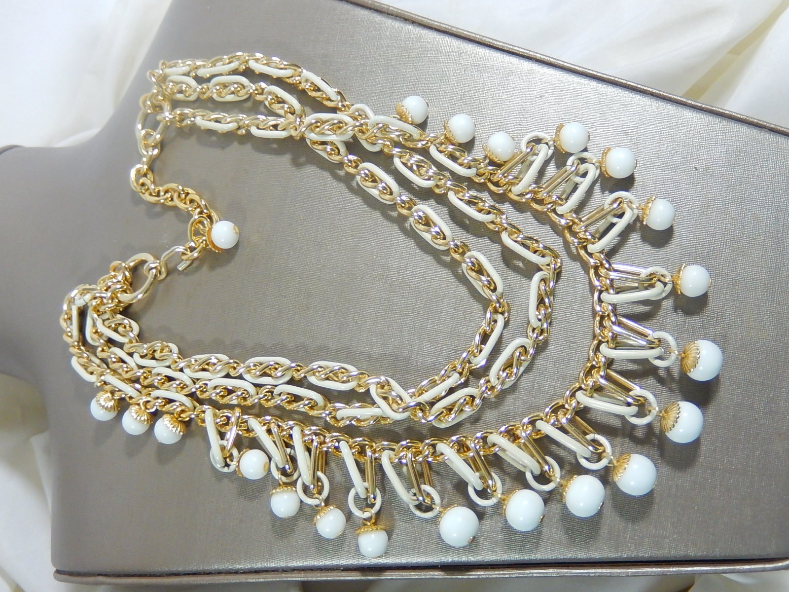 VTG 3 TIER GOLD TONE ENAMEL LUCITE CHACHA BEAD 15″ – 17″ BIB NECKLACE