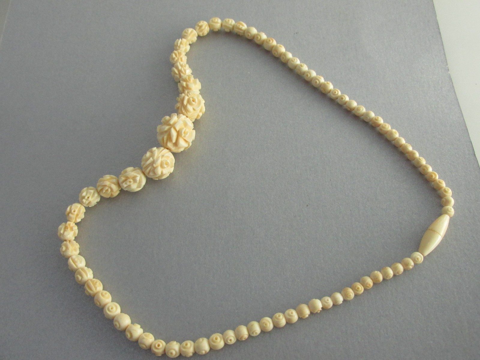 Vintage Celluloid Graduated Carved Rose Bead Necklace 18″ Popcorn Boho Granny