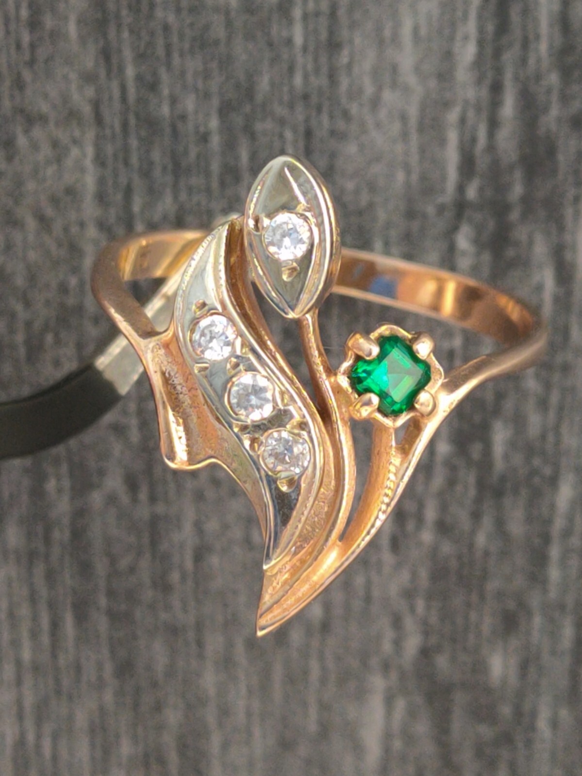 Vintage USSR Gold Ring 14K 585 Solid Rose Gold Emalard Stone