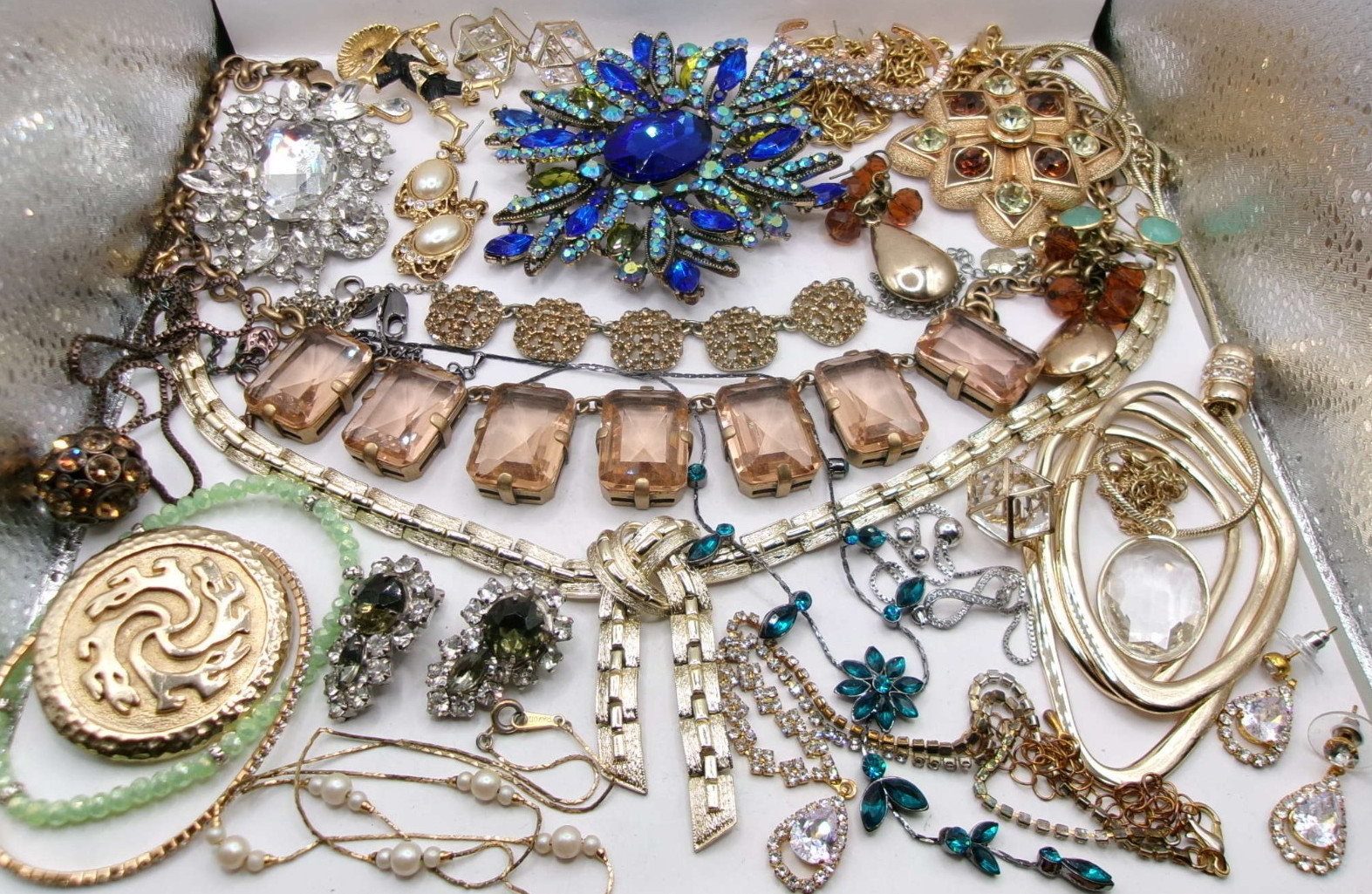 Vintage~Mod Estate Costume Jewelry Lot~AVON~CORO~JERI LOU~J CREW~SARAH~PARK LANE