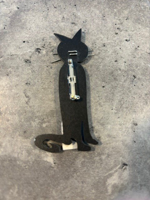 Vtg Black Cat Wood Pin Brooch with Metal whiskers and eyes