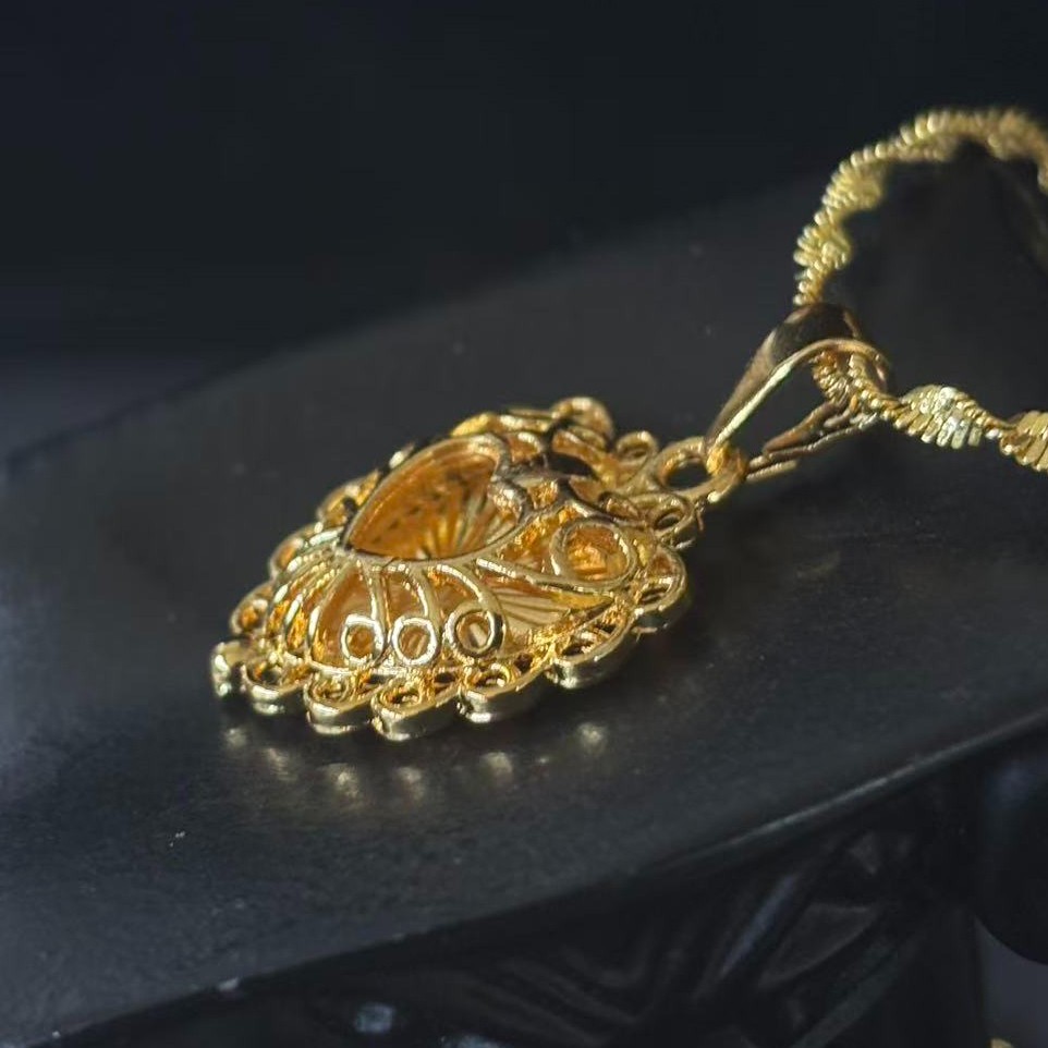 VTG Gold-plated (NOT SURE) Hollowed-out Heart Pendant Necklace, marked ‘999’