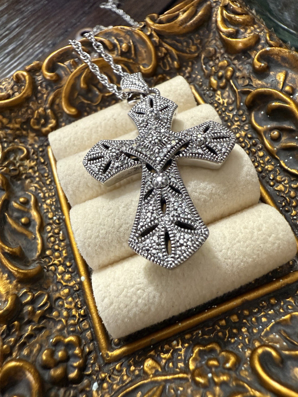 ESTATE Vintage 925 Silver & 5 Accent Diamond Cross Pendant on 925 Chain Necklace