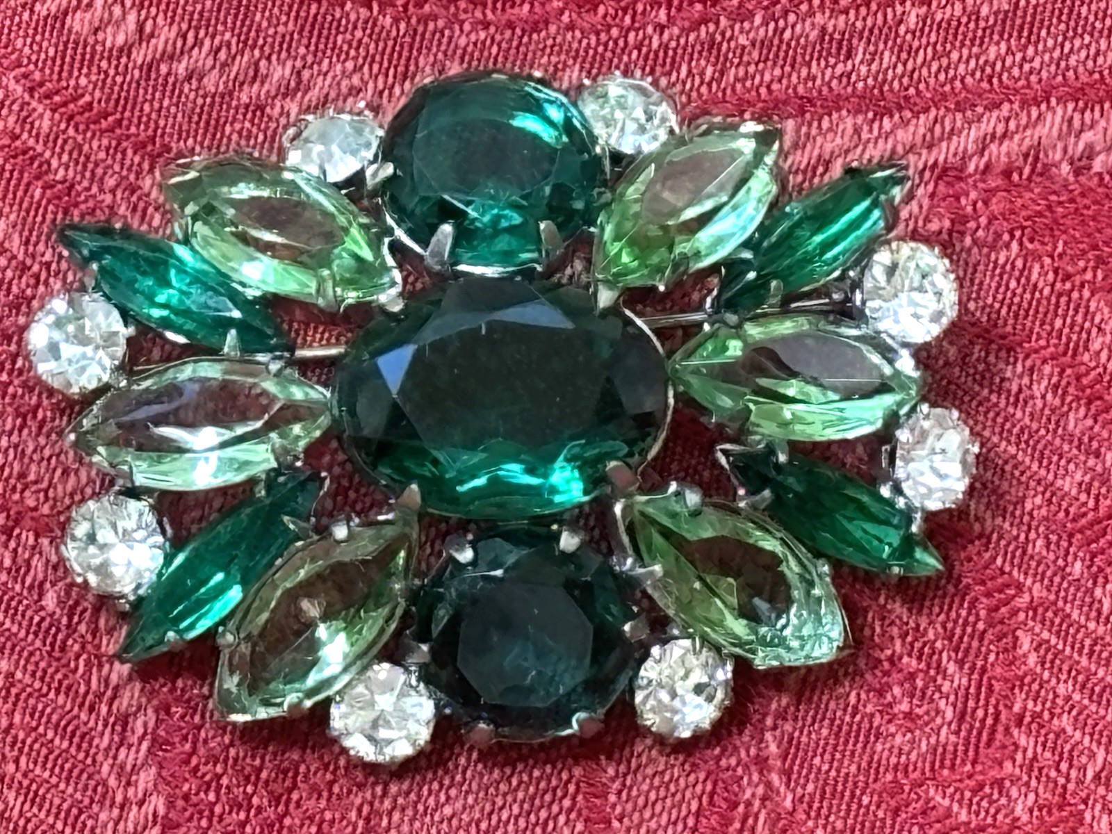 Vintage Silver Tone Green Rhinestone brooch 2″ ac