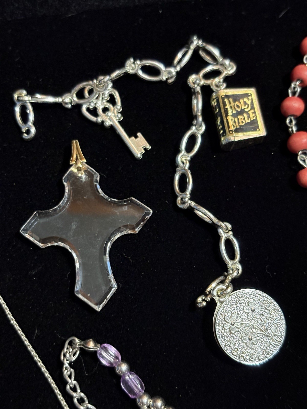 Vintage Religious Jewelry Lot 25 Pc Catholic Medallion Rosaries Few Marked Italy