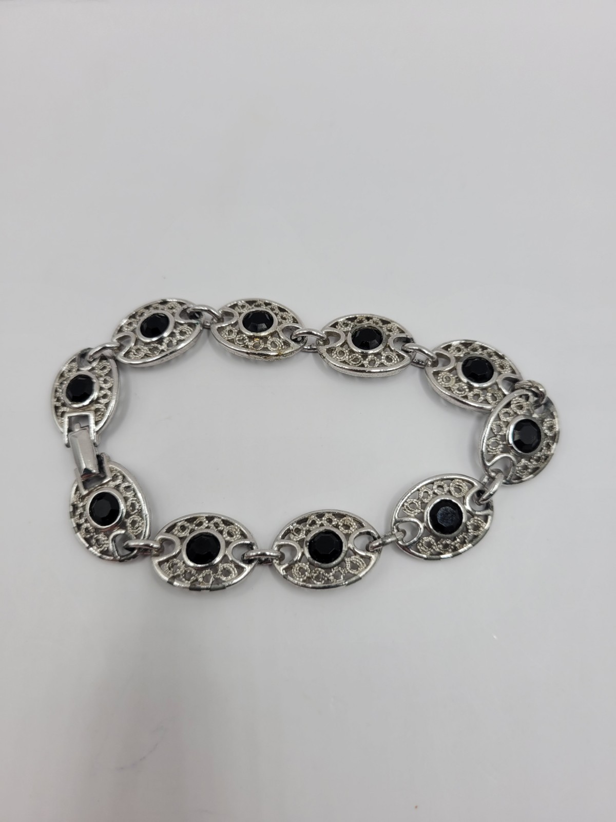 Vintage Emmons Oval Link Bracelet With Black Faceted Silver Tone