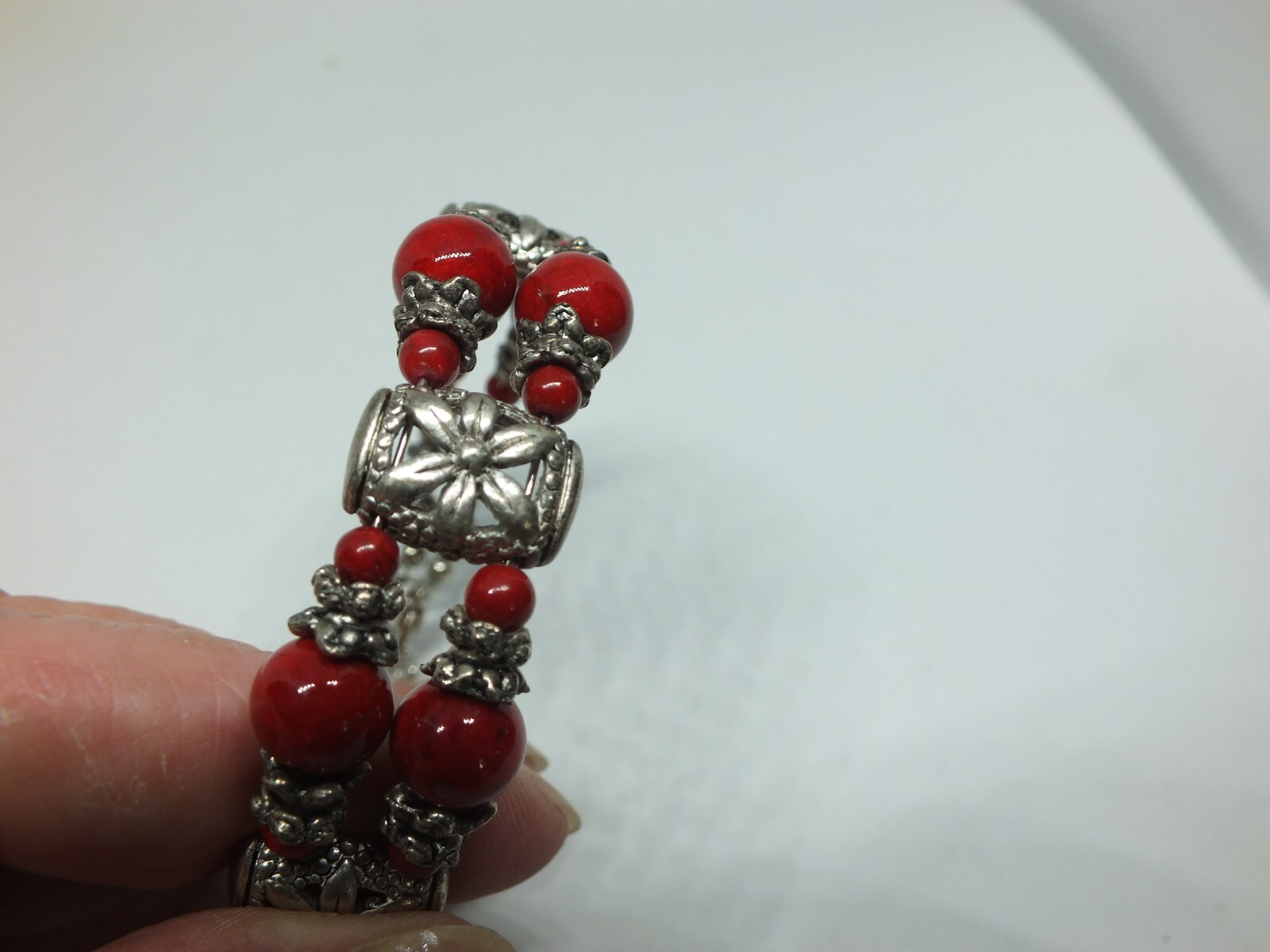 Beautiful Clasp Bracelet Silver Tone Red Beads 5/8″ Wide x 2 1/4″ Across ID