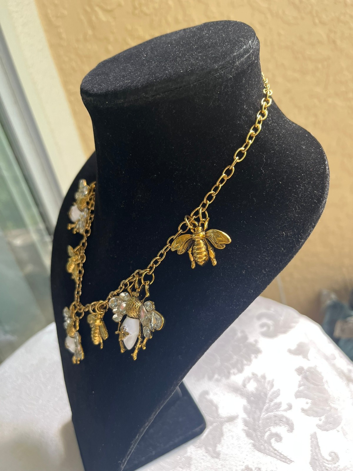 Vintage Style Multi-bee Charm Bib Necklace Gold-Toned Link Chain 18″