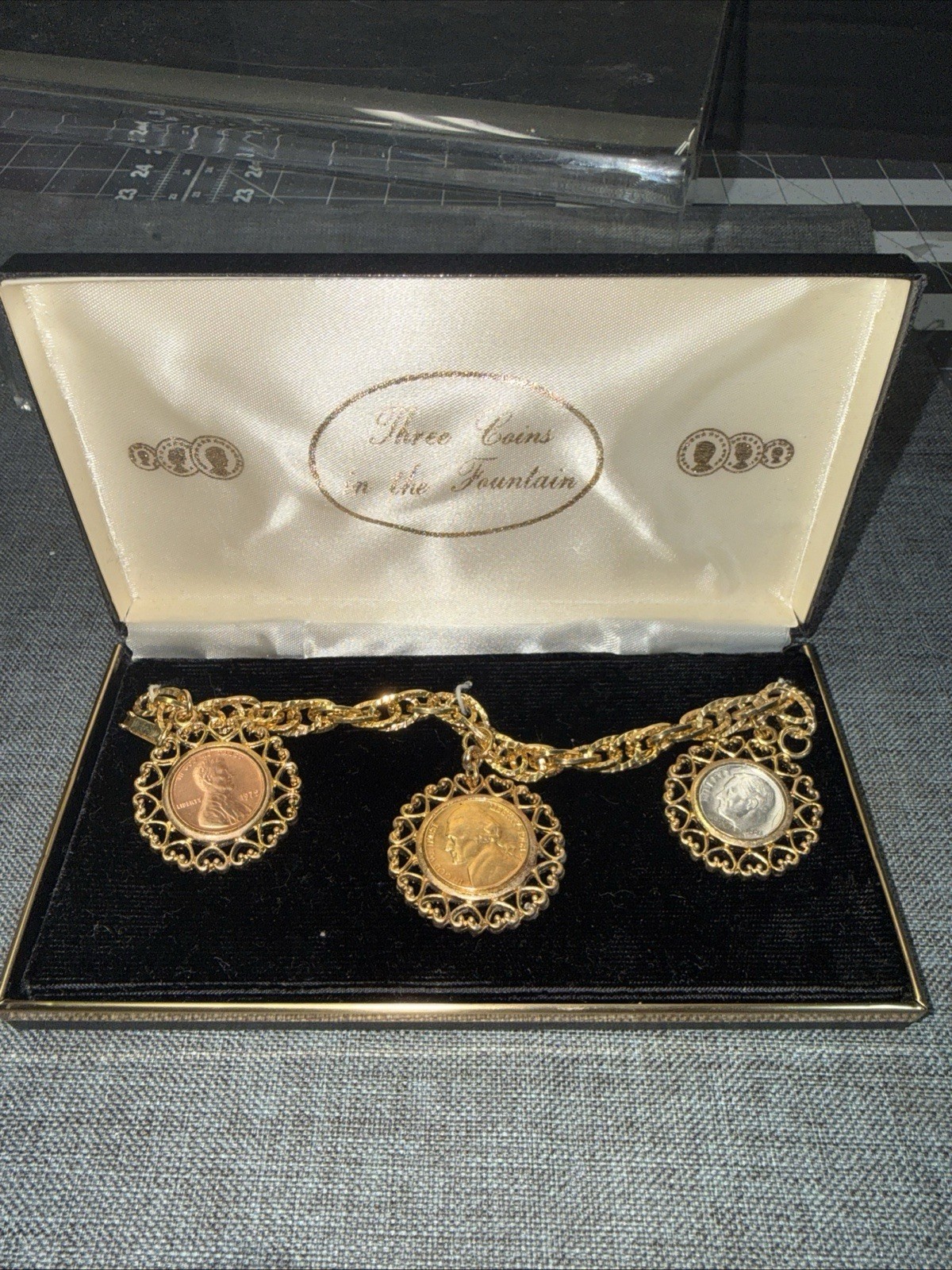 Vintage Three Coins In The Fountain Charm Bracelet Chunky Link Chain WLP