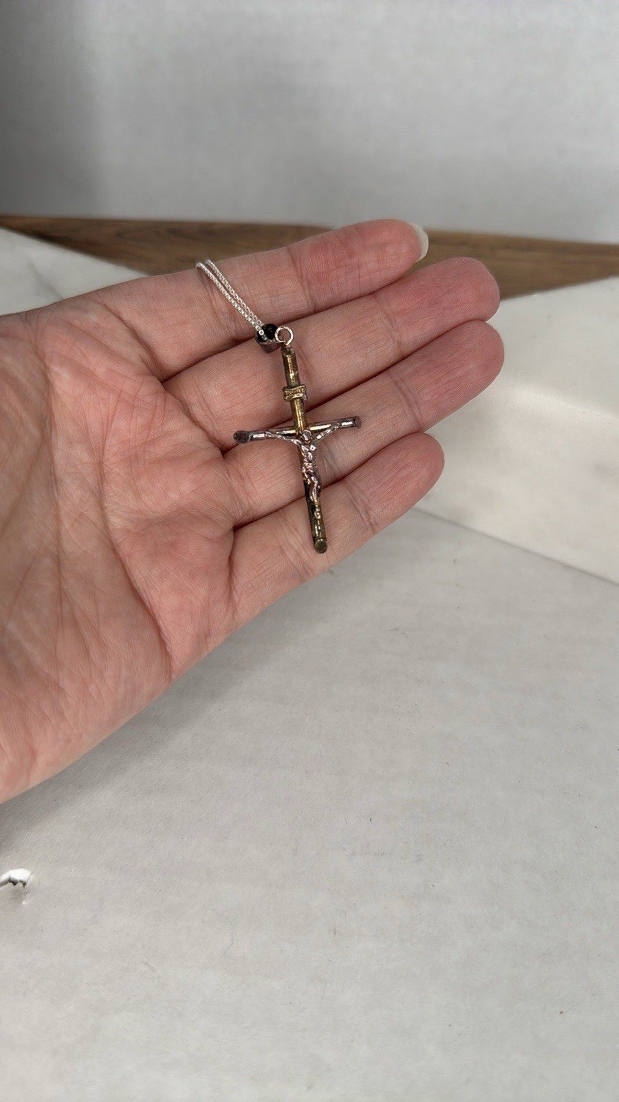 Vintage Estate Cross Pendant 925 Sterling Necklace with Delicate Chain lot A53