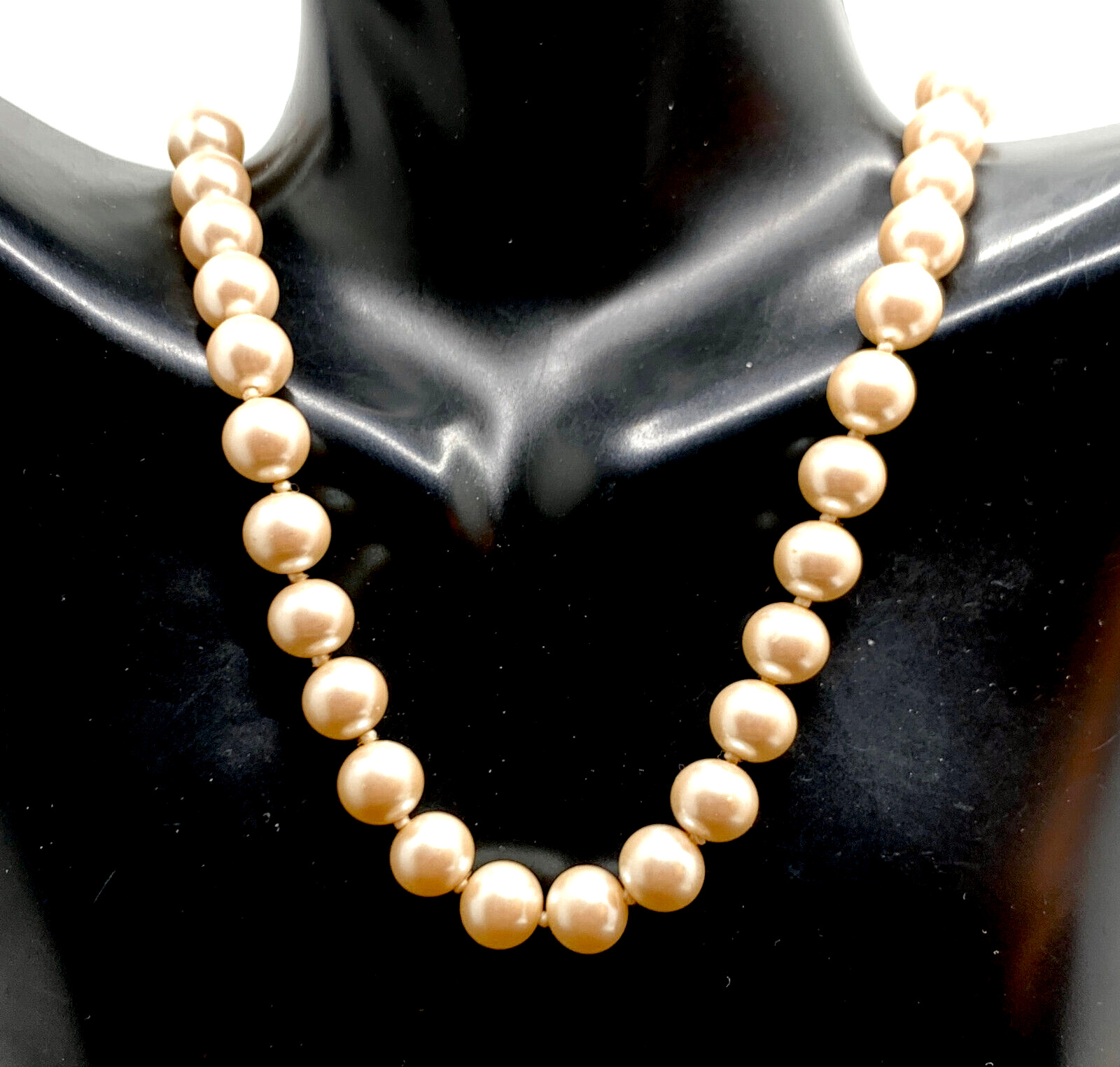 Quality Vtg Faux Glass Pearl Knotted Necklace Champagne 9mm Beads 18″ Heavy 44g.