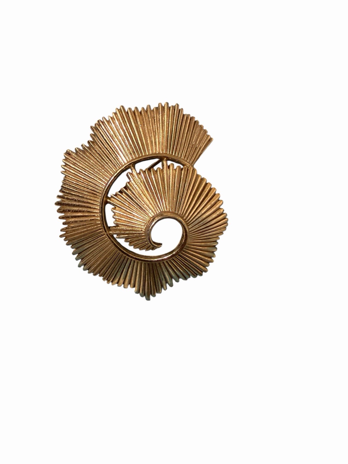 Vintage MCM TRIFARI Textured Gold Tone Sunburst Ribbon Swirl Spiral Pin Brooch